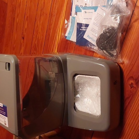 PortionPro Pet Feeder! New! - Picture 10 of 11